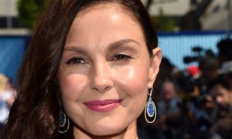 ashley judd age height and weight